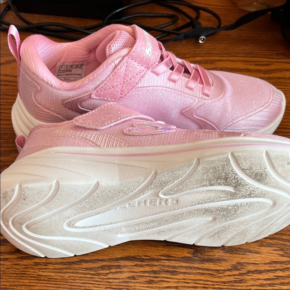 Skechers Light Pink Athletic Shoes - Picture 4 of 4